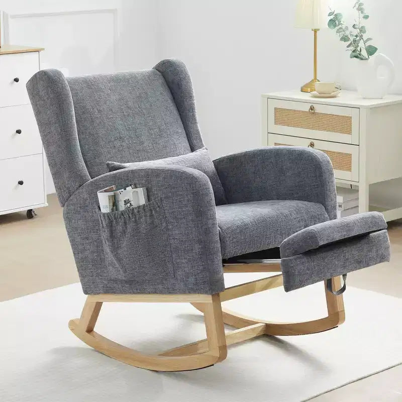 Fauteuil à bascule en chenille avec repose-pieds escamotable, pieds en bois massif, long patin antidérapant, soutien lombaire et poche latérale