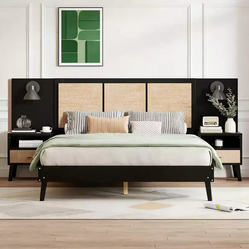 Lit plateforme en bois Queen Size avec 2 tables de chevet, 2 lampes et tête de lit en rotin, Noir