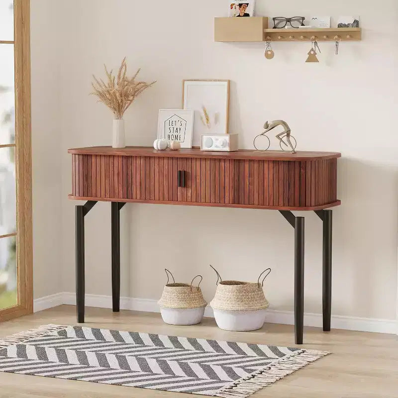 Console cannelée avec rangement, table de canapé en bois avec porte coulissante pour entrée, salon, couloir