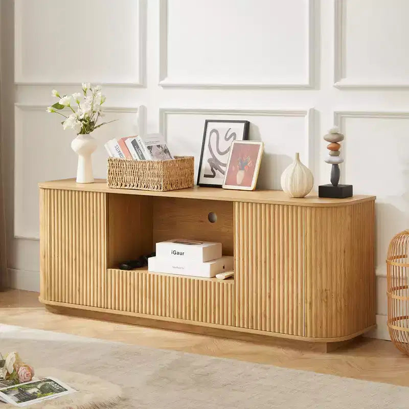 Meuble TV Wave de 64 pouces, Buffet à Angles Arrondis, Armoire de Rangement, Meuble en Bois à Rayures Verticales, Finition Naturelle, pour Salle à Manger et Salon